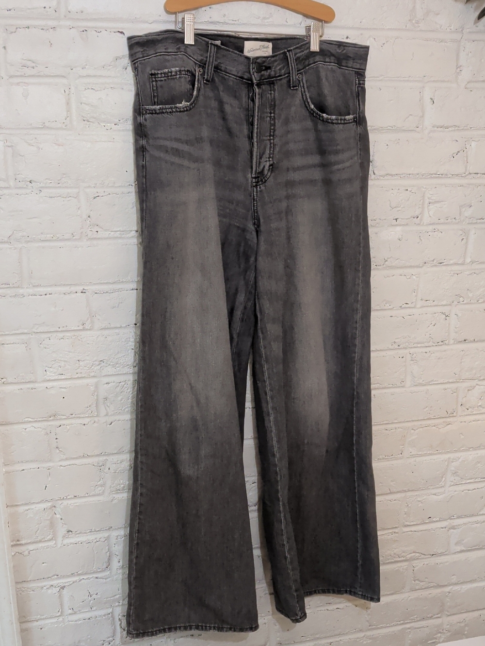 Universal Thread Women's Gray-Washed Super Wide Leg Jeans